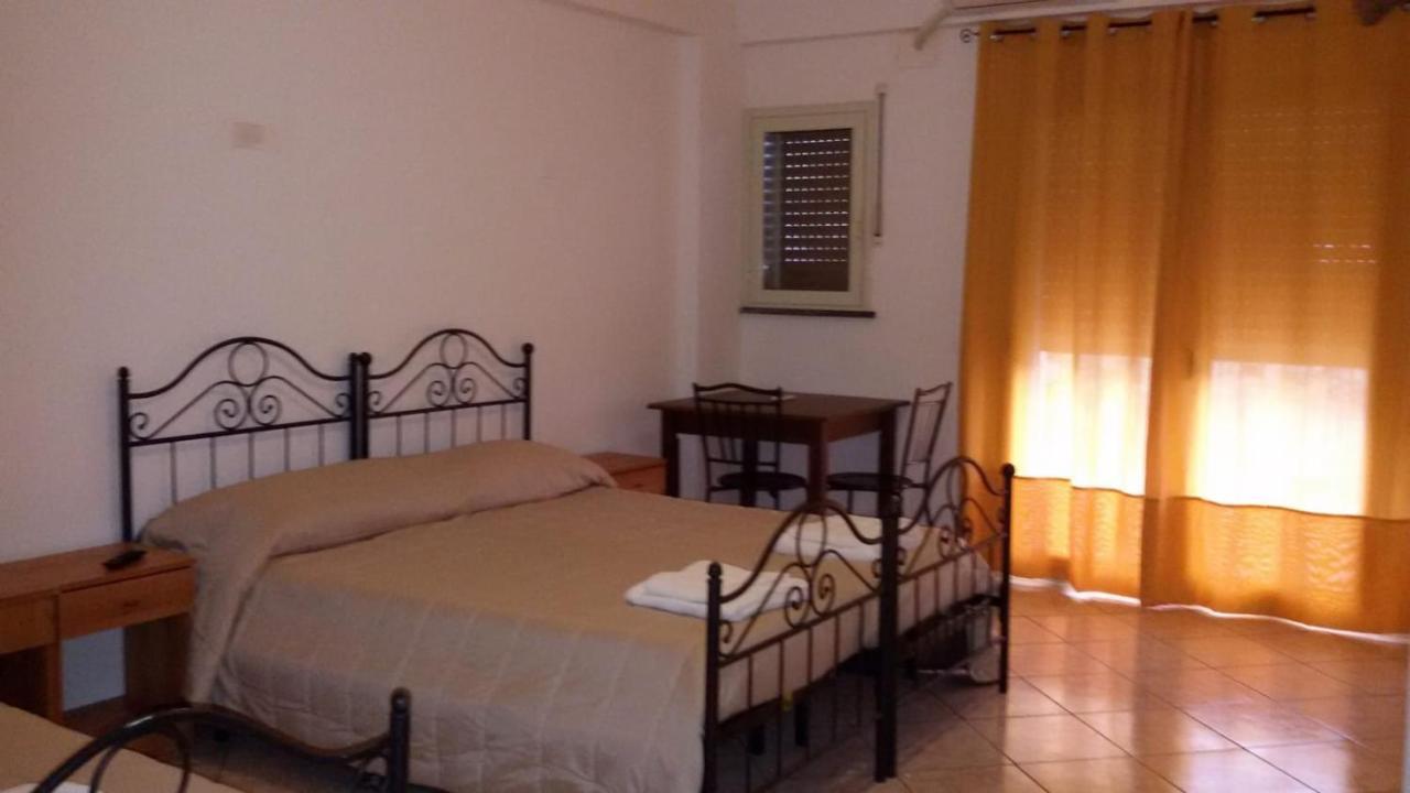 Residence Ore Felici Mascali Bagian luar foto
