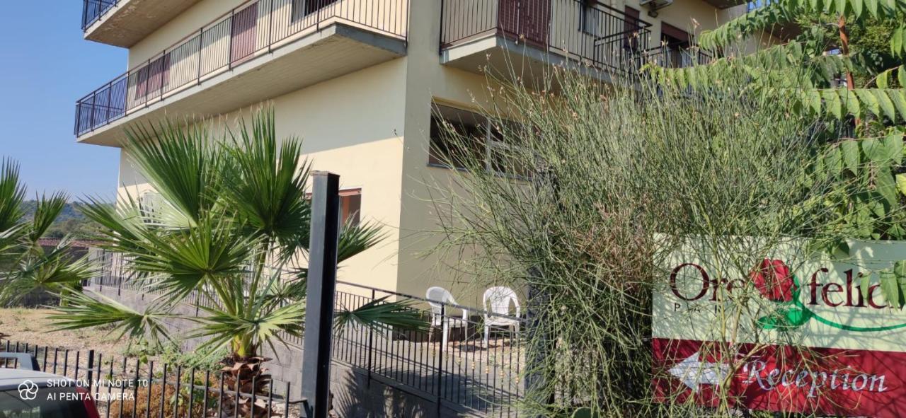 Residence Ore Felici Mascali Bagian luar foto